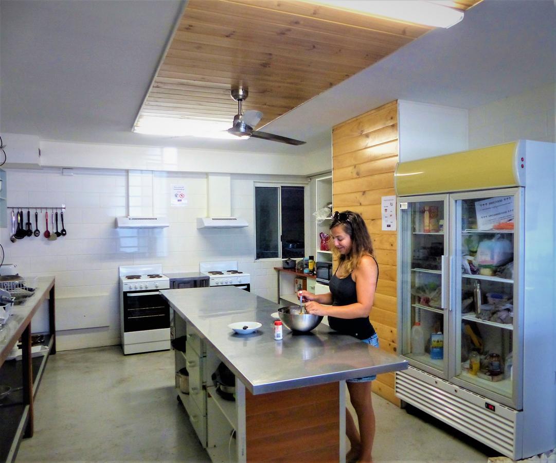 Foreign Exchange Accommodation-Beachside Townsville Buitenkant foto